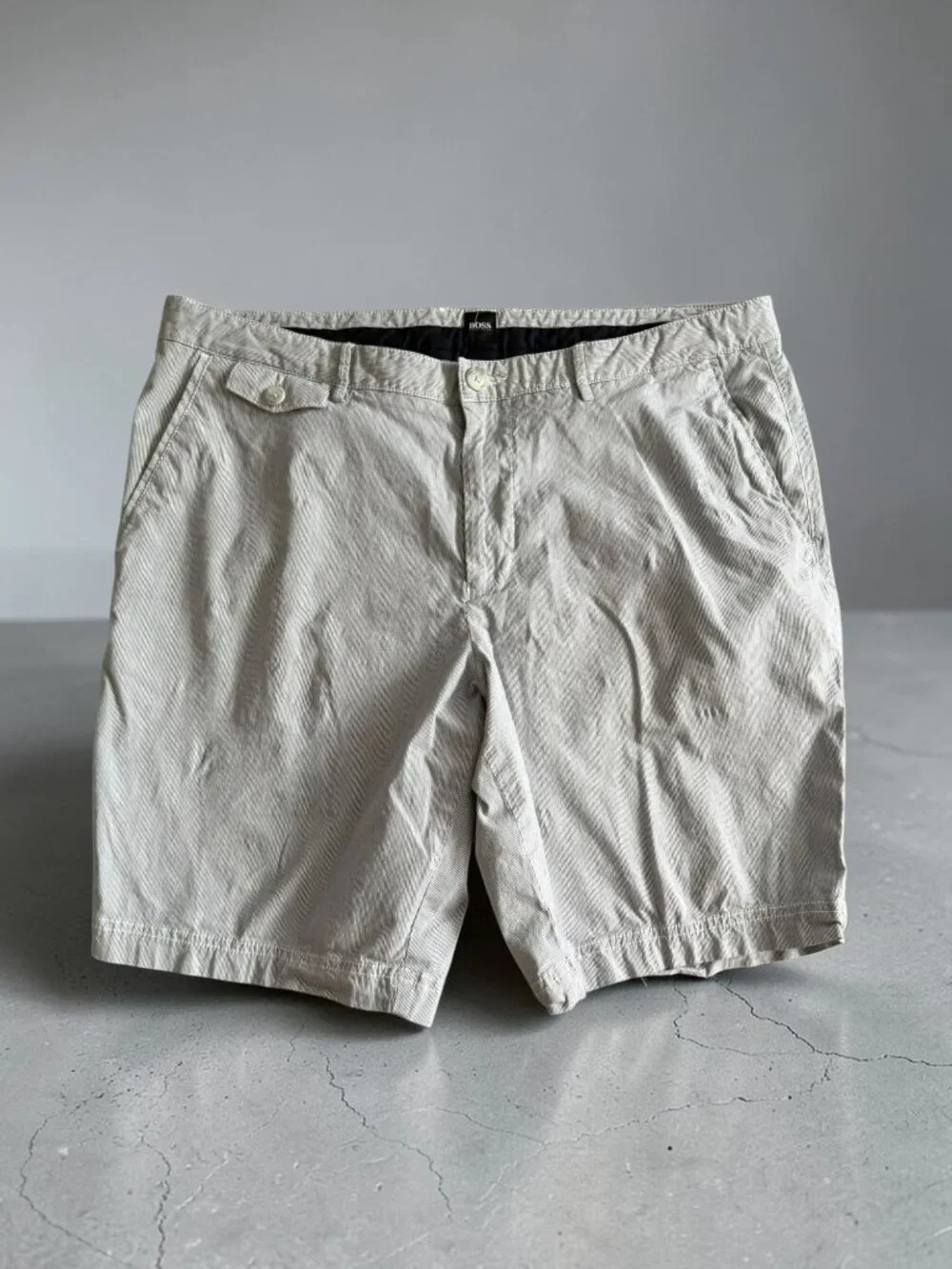 BOSS HUGO BOSS Men’s White Gray Striped Shorts Size 36R
